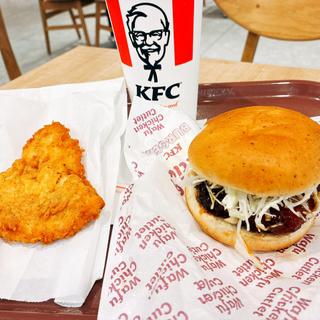 チキンカツバーガー　オリジナルチキン　ドリンク