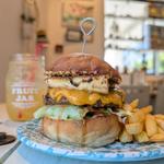 ハニークリチーナッツバーガー