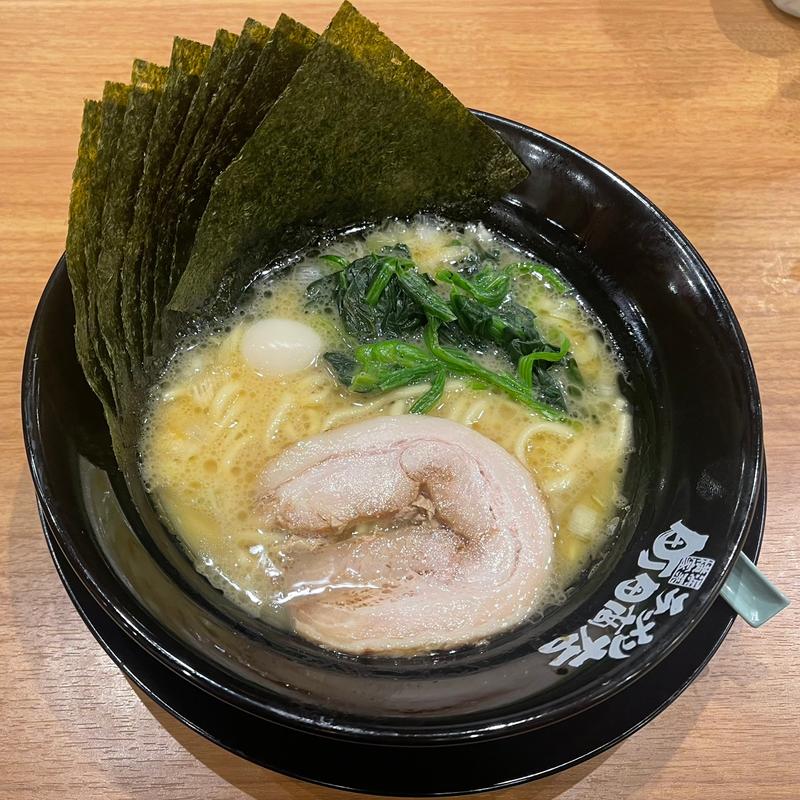半麺ラーメン(横浜家系ラーメン 町田商店 広瀬通り店)