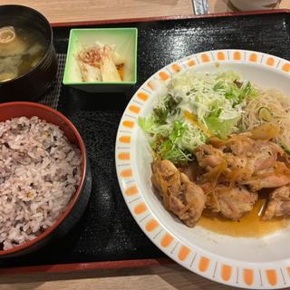 照り焼きチキンランチ(レトロ鉄板居酒屋GACHA)