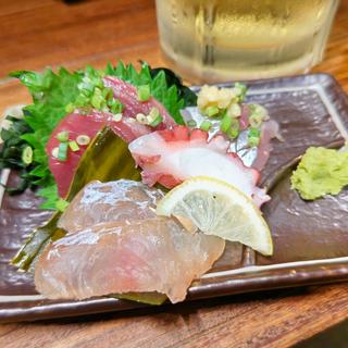 お刺身ちょこっとだけ盛り(焼売スタンド きんぎょ)