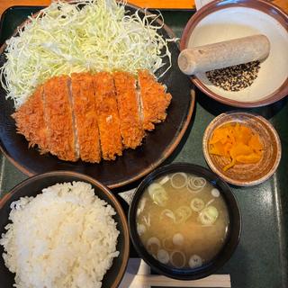 ロースかつ定食（ご飯少なめ）