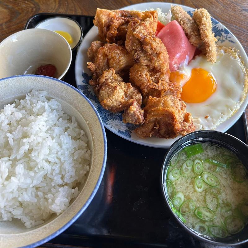 唐揚げ定食(寒風山ドライブイン )