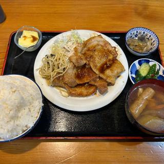 豚生姜焼き定食(キッチンうまうま)
