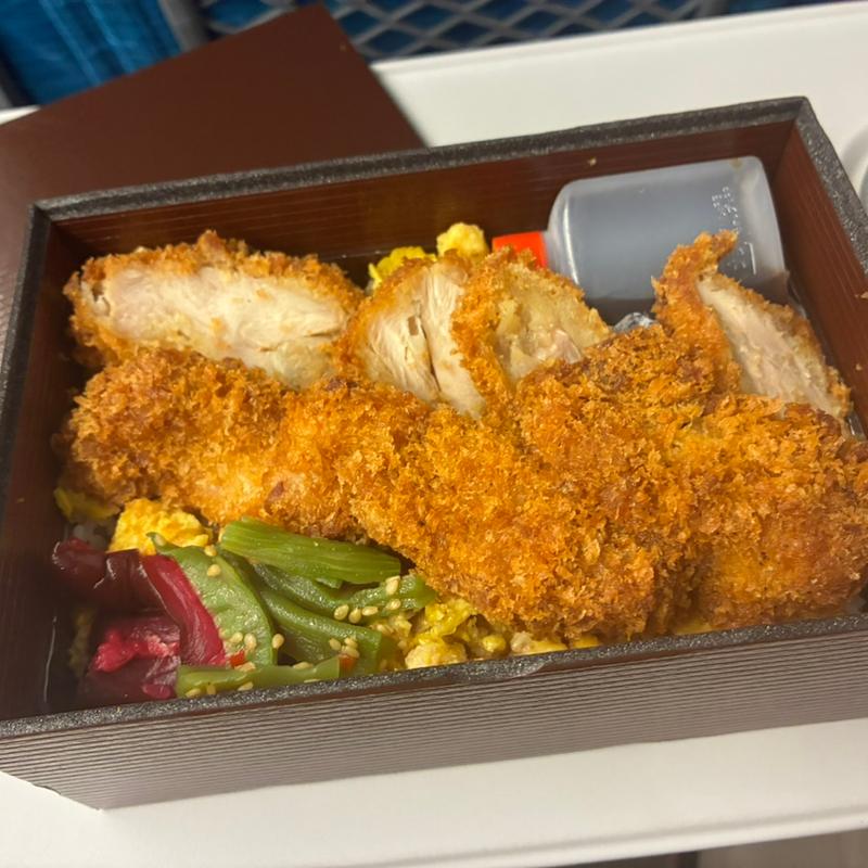 ふわふわ卵の鶏カツ弁当(侘家古暦堂 祇園花見小路本店 （わびや これきどう）)