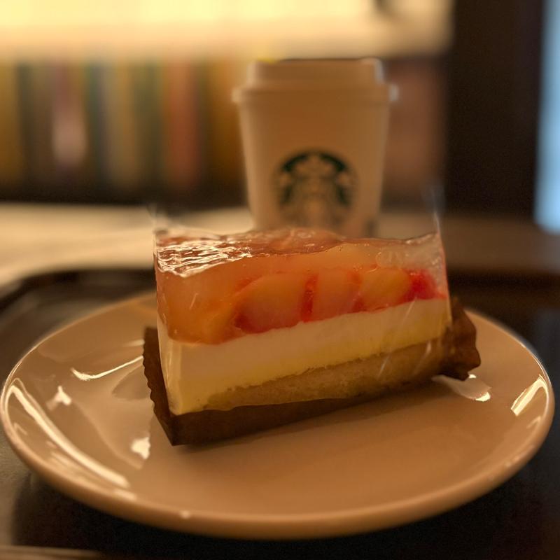 ピーチ&ミルクケーキ(スターバックスコーヒー 銀座 蔦屋書店)
