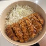 三元豚の厚切りロースカツ丼