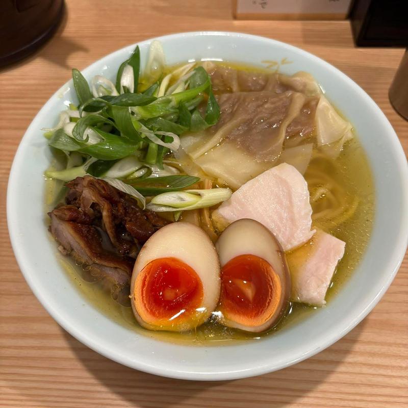 塩ワンタンメン 味玉入り 並盛(笠岡らーめんTAKETONBO 新富町店)