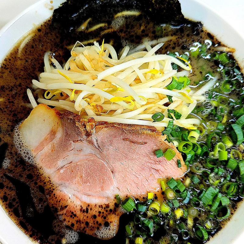 黒ラーメン(ぶたまるき)