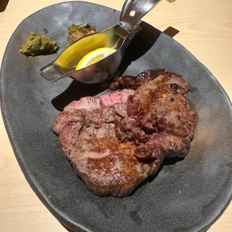 厚切り牛タン炙り(牛タン・馬肉酒場 うま囲 高崎駅前店)