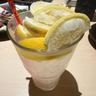 丸ごとレモンサワー
