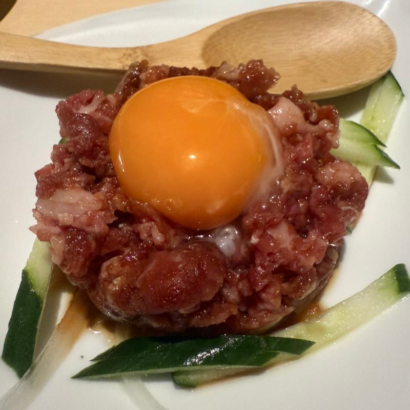 馬肉ユッケ(牛タン・馬肉酒場 うま囲 高崎駅前店)