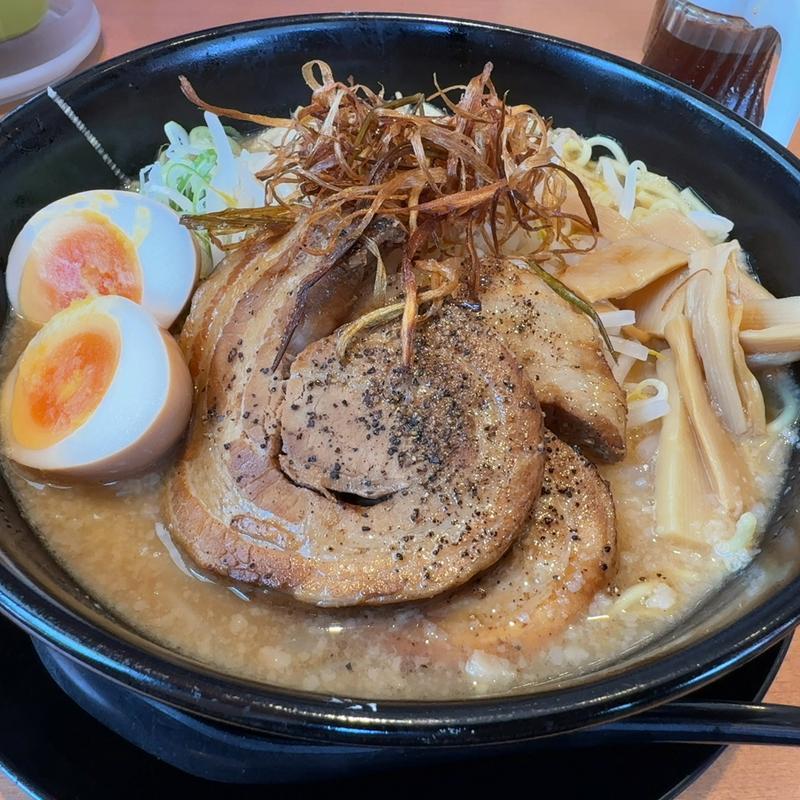 魁デラックス醤油ラーメン(一刻魁堂 一ツ木店)