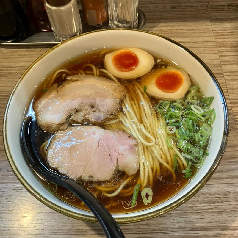 味玉にぼしょうゆ(煮干しラーメン にぼってる)