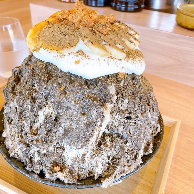 キャラメルバナナとほうじ茶のティラミス風(restaurant capucine レストランカプシーヌ)