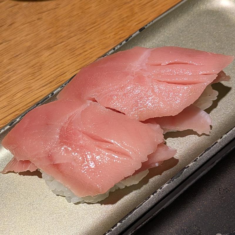 本鮪中トロ(寿司と炉端焼 四季花まる 北口店)