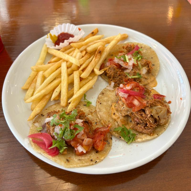 ストリートタコス（チキン）(MEAT MEAT MEET 神田店)