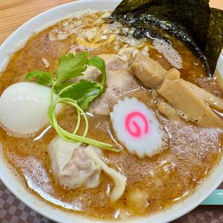 ラーメン中盛り＋特製トッピング