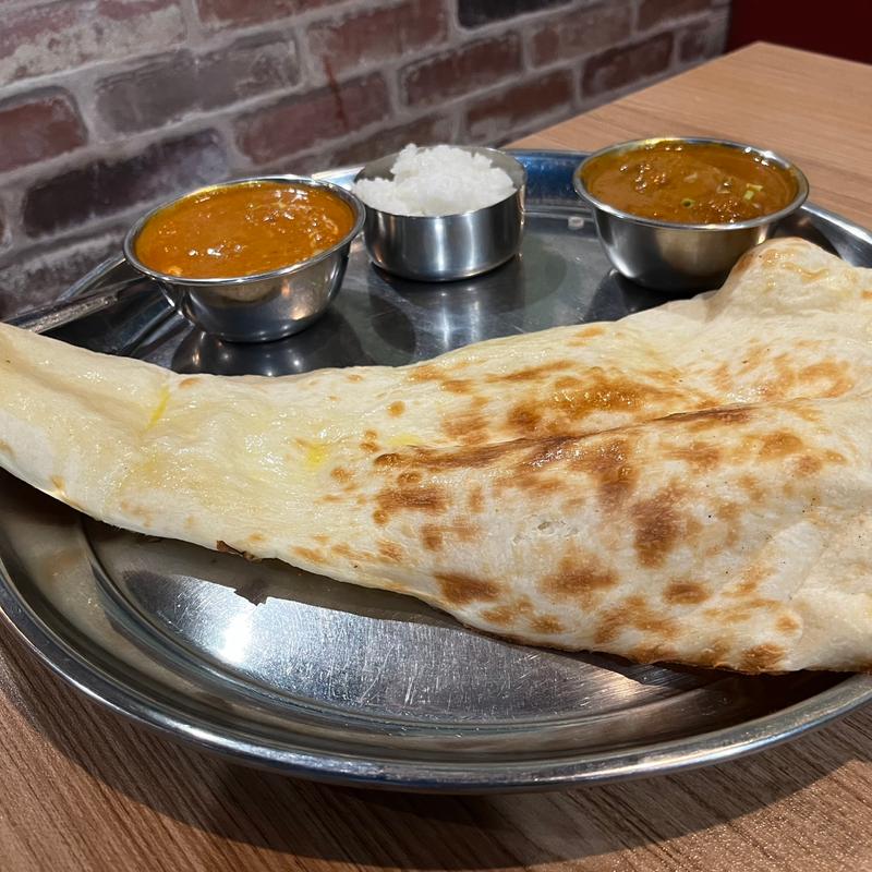 Bセット（キーマカレー&ナスとチキンのカレー）(インド料理ロータス)