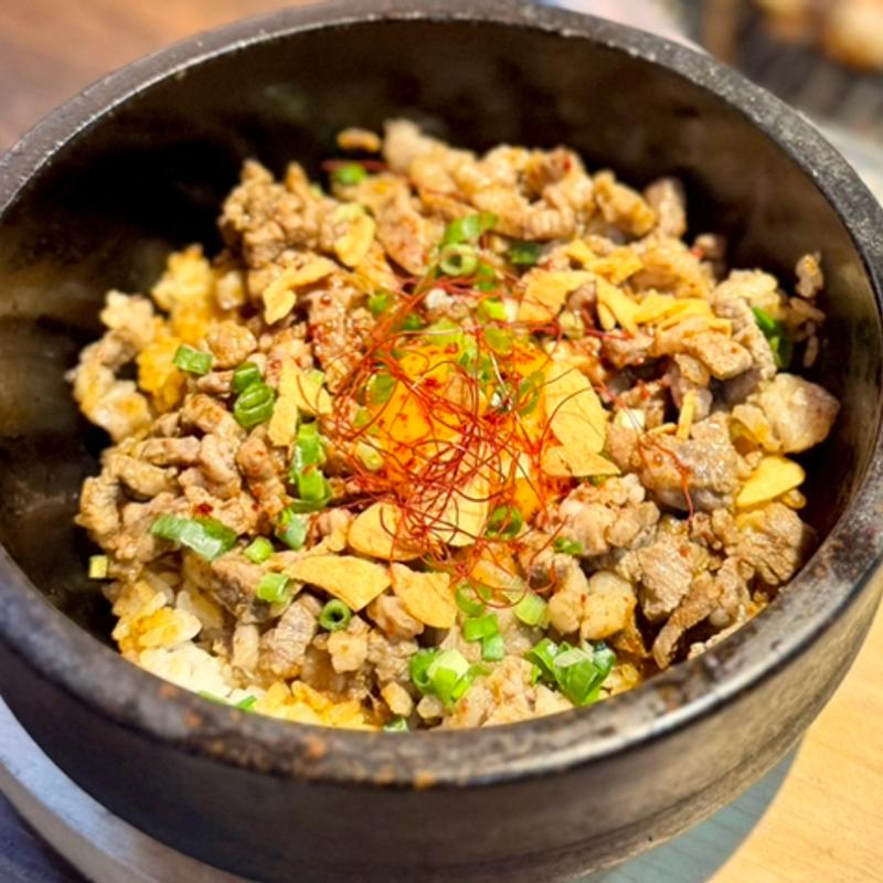 石焼き和牛ガーリックライス(焼肉スエヒロ館 横浜上白根店)