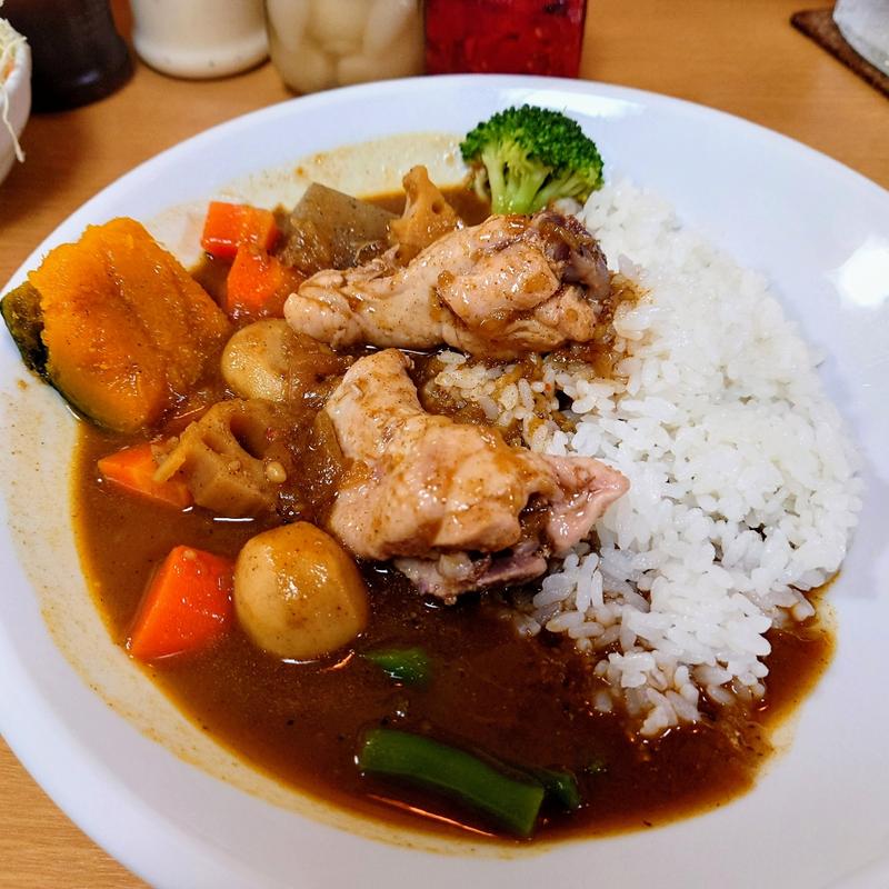 8種類の野菜の骨付チキンカレー(カフェ デ カリー （Cafe de Curry）)