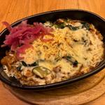 牛肉とマッシュルーム、ほうれん草のチーズ焼きカレー