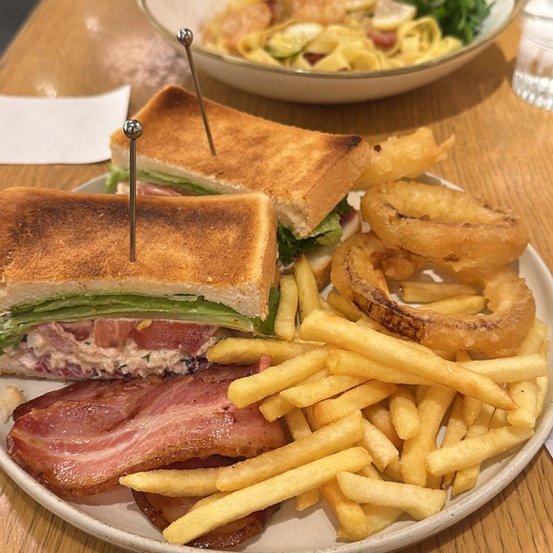 BLTTサンド(MARFA CAFÉ)