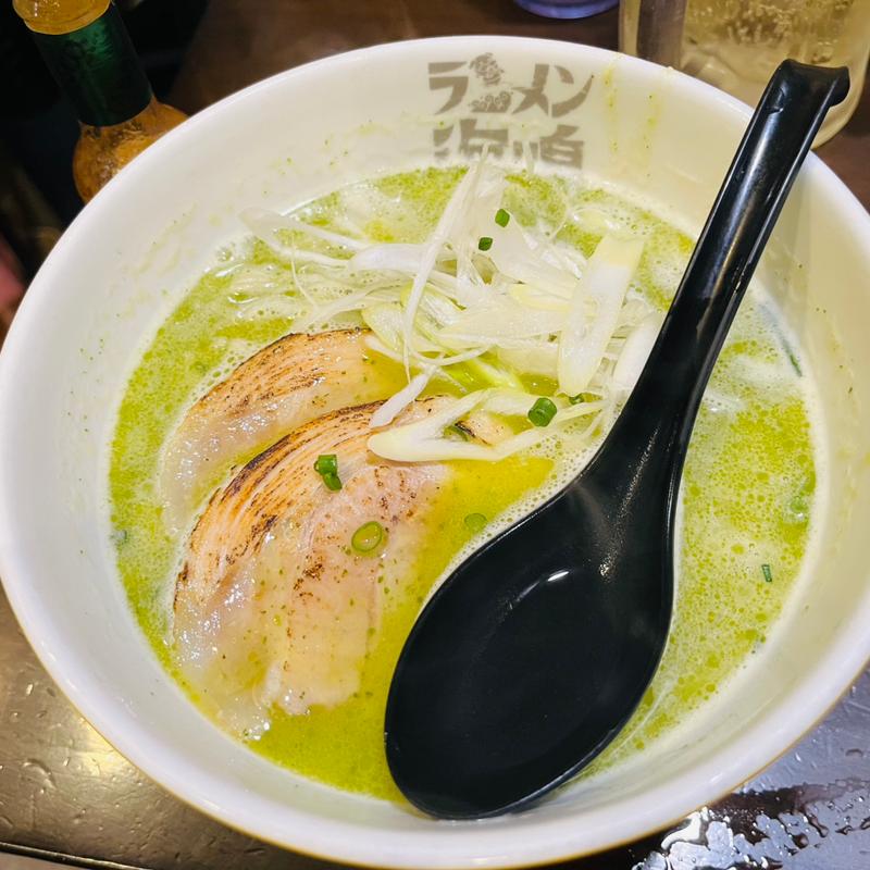 ラーメンジェノバ(ラーメン海鳴 博多デイトス店)