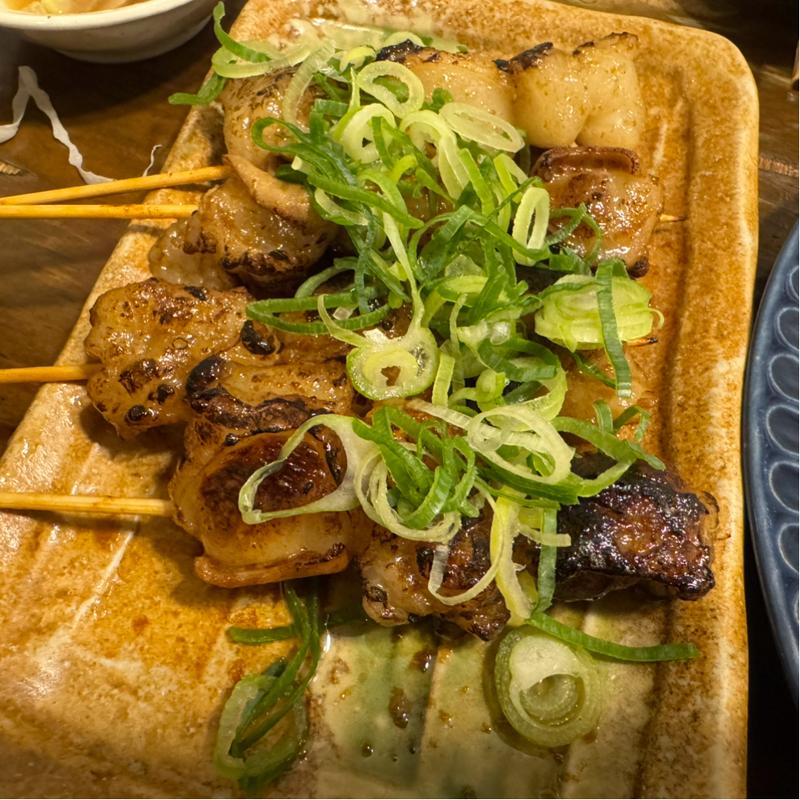 【必食！】ぷりっぷりホルモン串(牛すじホルモン 二刀流武蔵｜居酒屋)