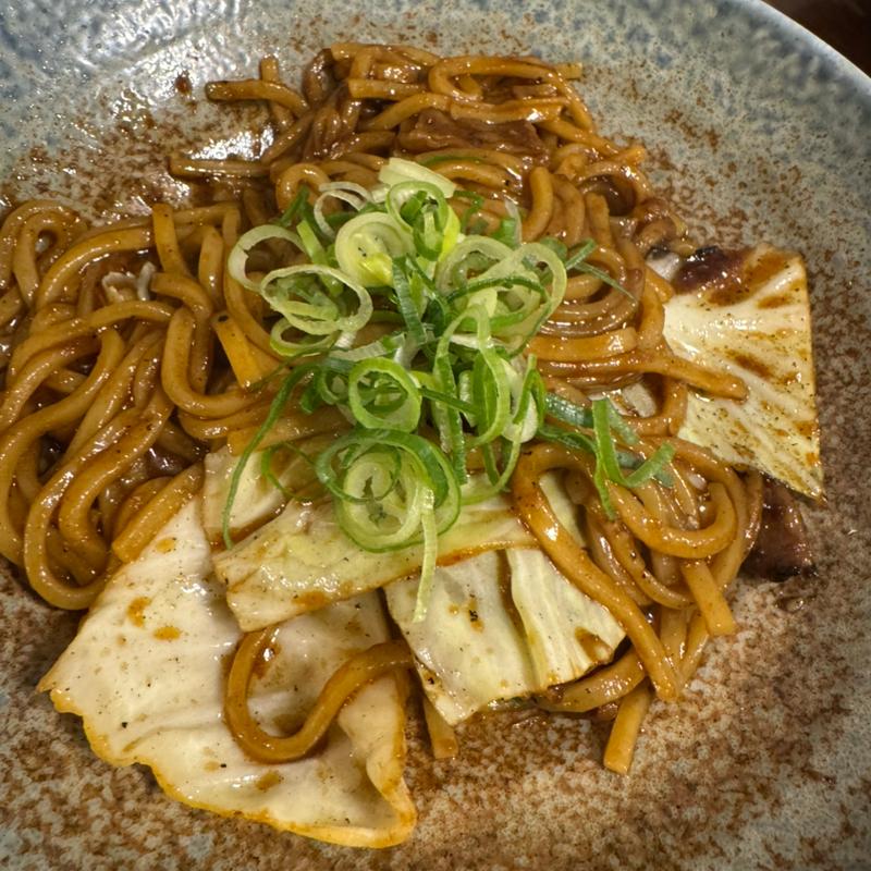  元祖・牛すじ焼きそば(牛すじホルモン 二刀流武蔵｜居酒屋)