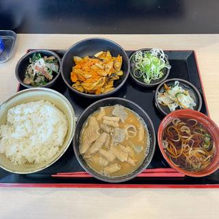 合い盛りもつ定食 並