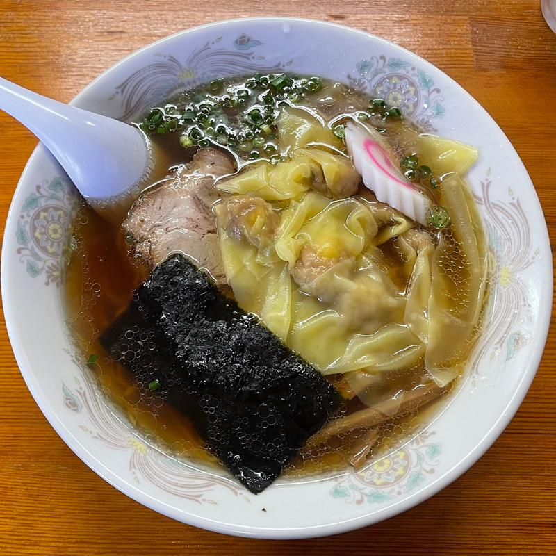 ワンタン麺(豚豚 （トントン）)