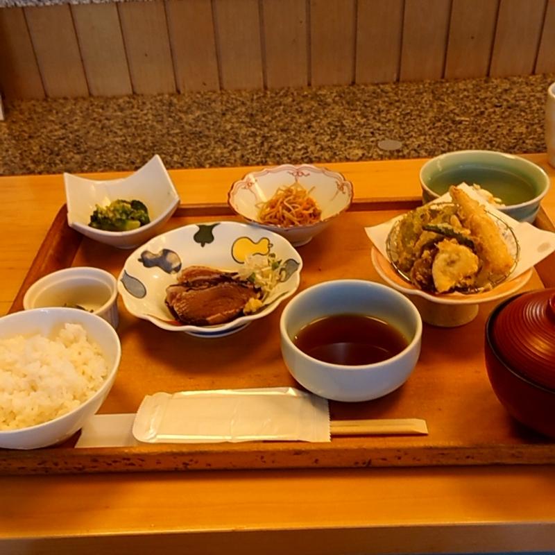 宮城県産鰹のたたきと万願寺唐辛子の天麩羅御膳(おばんざい・炙り焼き・酒 菜な コレド室町店)