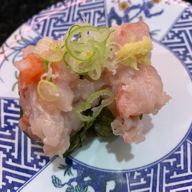 白身中落ち軍艦(回し鮨 若貴 池袋サンシャイン60通り店)