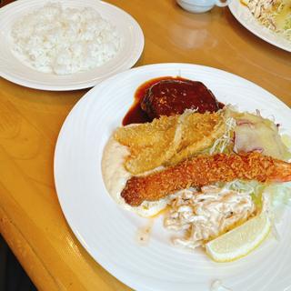Aランチ(ハンバーグ、海老フライ、白身魚フライ)