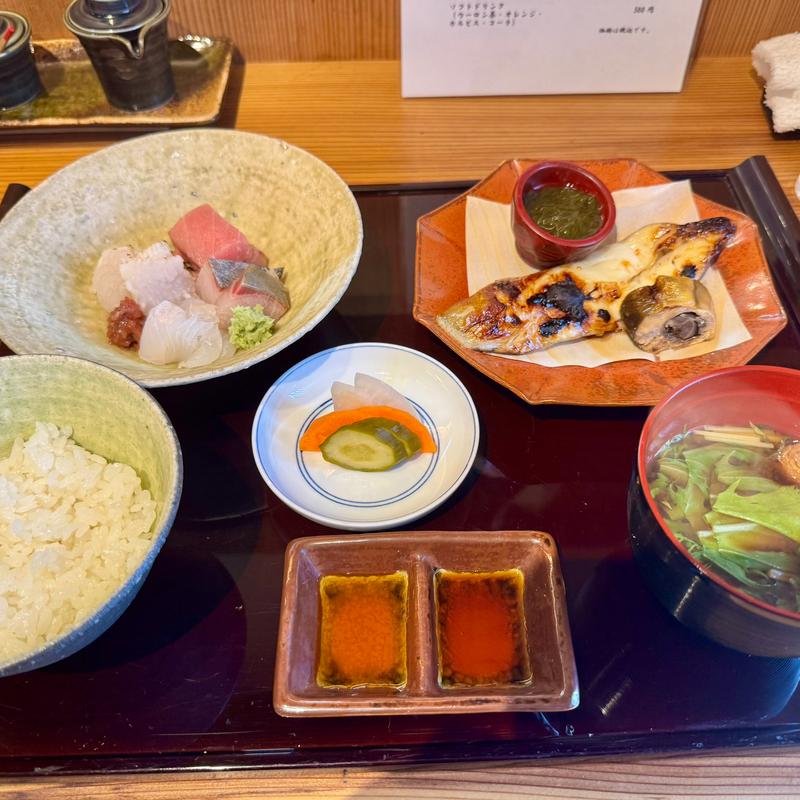 西京焼き御膳にお造り(割烹料理 福やす)