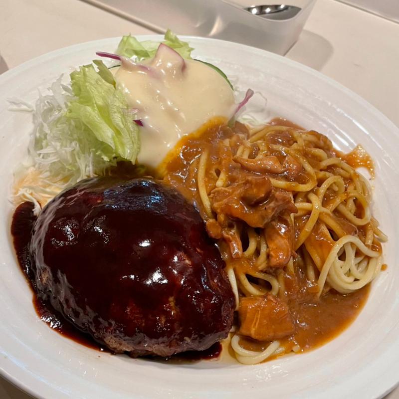 スパゲッティインディアンカレーハンバーグ　ライス大盛り(カリー軒)