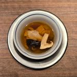 金華ハムと松茸の薬膳スープ