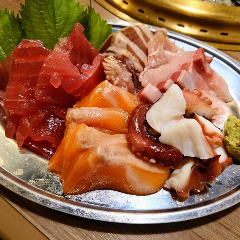 お刺身盛 3人前(日本橋酒場みるくばー)