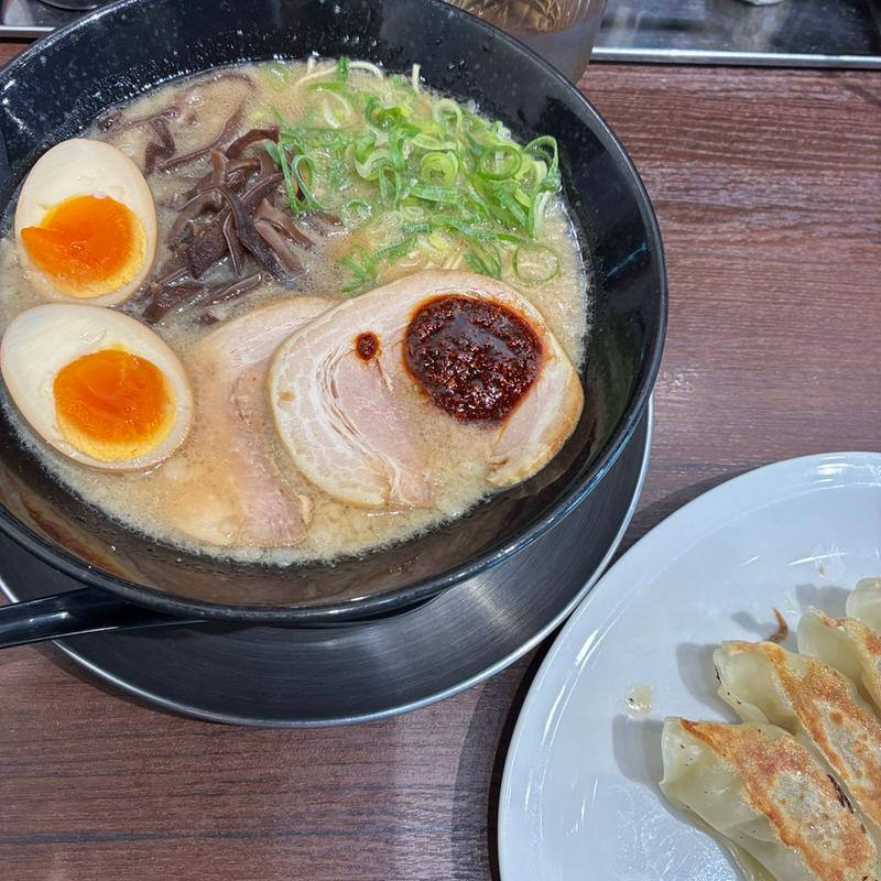 赤ダレ味玉ラーメン(元祖博多中洲屋台ラーメン 一竜 渋川店)