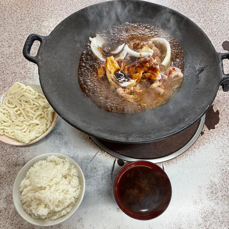 ホルモン定食 うどん(伊賀食堂)