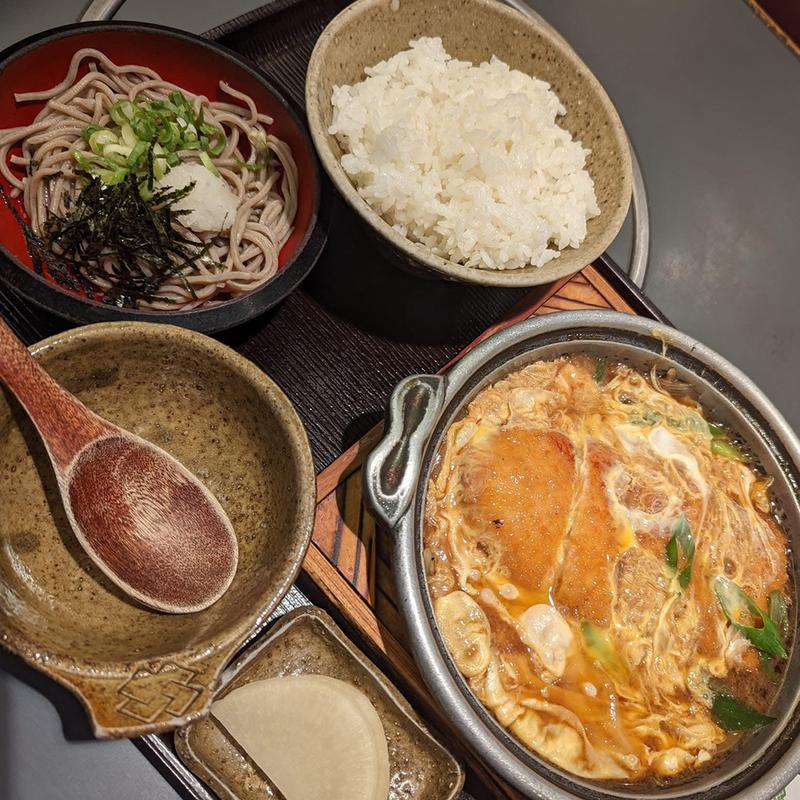 田舎そばのカツとじ定食(風流 田毎そば 阪急三番街店)
