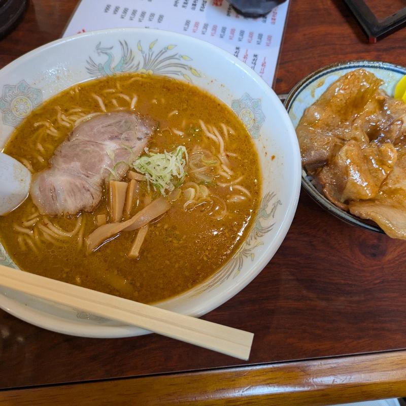 中辛味噌ラーメン＋ミニ豚丼セット(大雪山食堂)