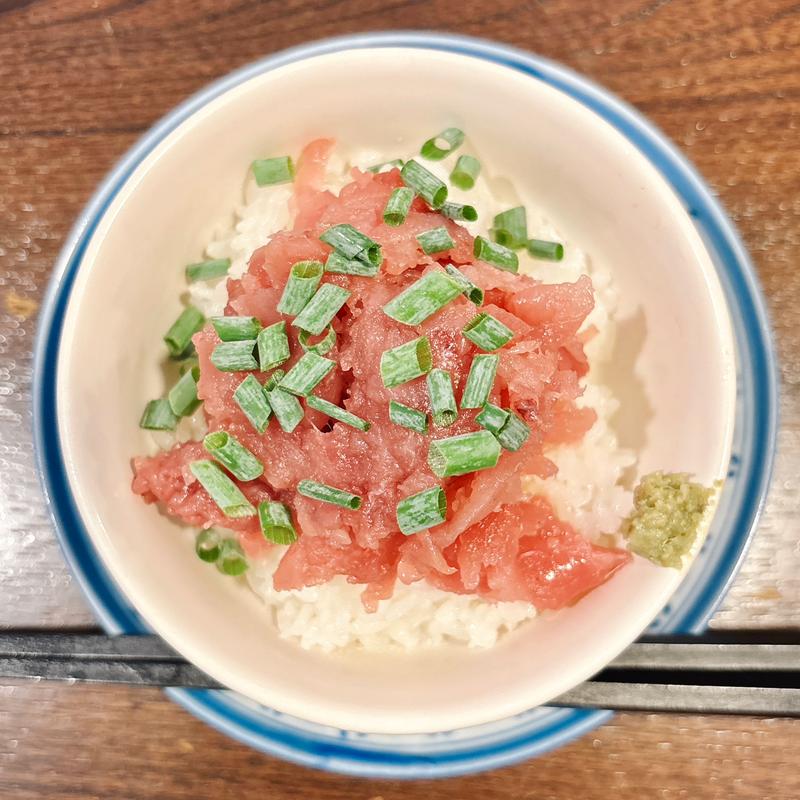鮪中落ちご飯(金町製麺)