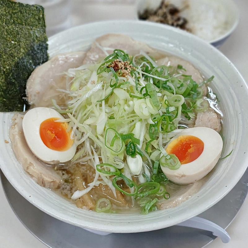 ねぎチャーシュー麺 玉子 背脂(麺や光)