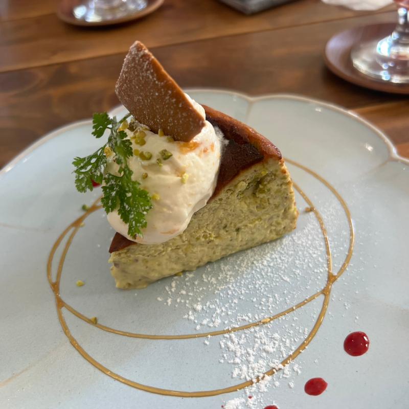 アプリコットクリームのピスタチオチーズケーキ(Cafe 2u)