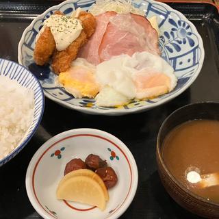ハムエッグ定食