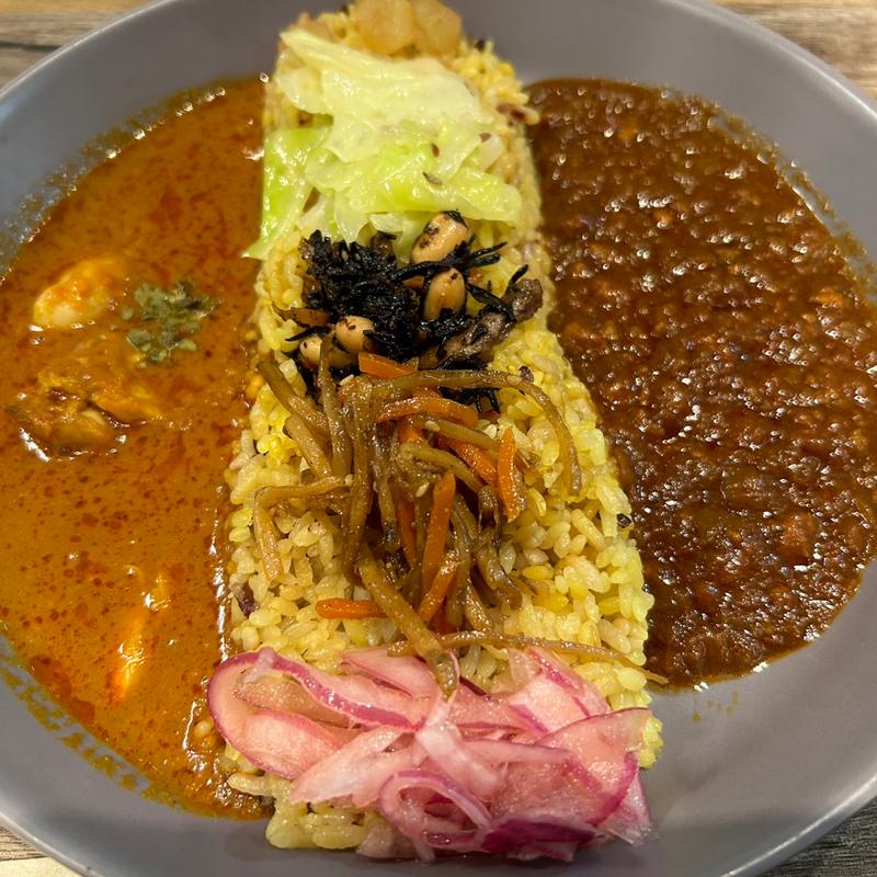チキンとキーマのあい盛りカレー(スパイスファクトリー エキュート品川店)