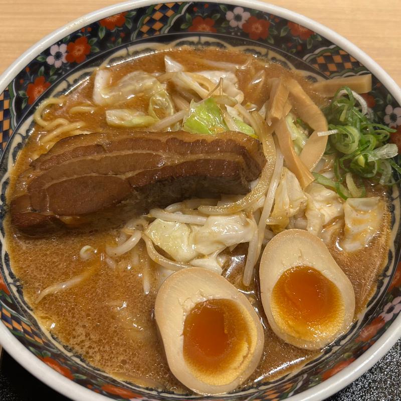 煮玉子のせ角煮味噌ラーメン(五穀味噌らーめん 味噌屋蔵之介 八王子みなみ野店)