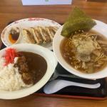 朝ラーメン半カレーライス